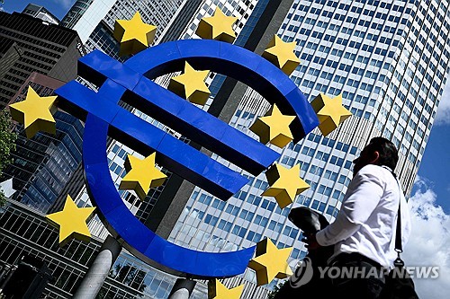 ECB 3년 만에 금리 인상, 예금금리 0.25%p 올리며 유로존 긴축 전환