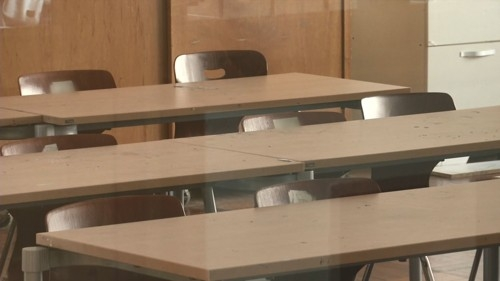 حكم بتعويض ضد ولي أمر بسبب شكاوى كيدية لتعديل سجل طالب أصابت نائب مدير باكتئاب وشلل وجهي