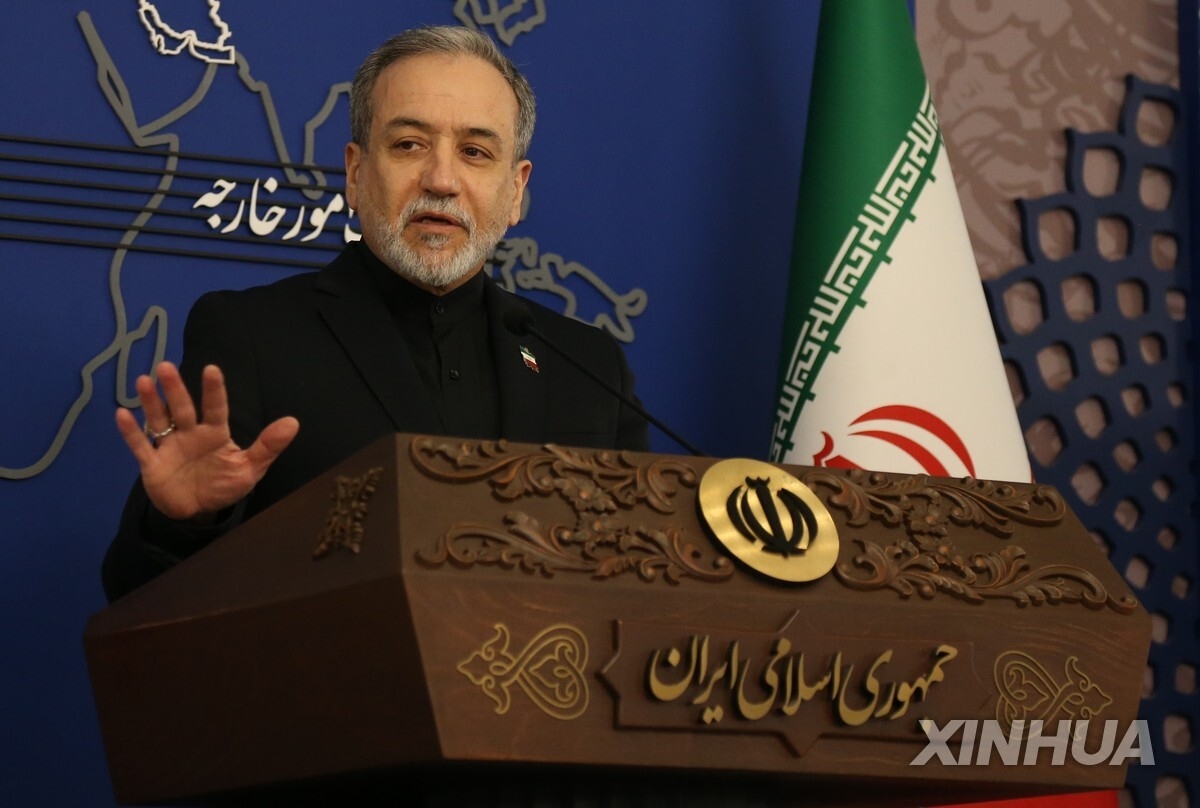 Le chef de la diplomatie iranienne dit avoir reçu un message américain