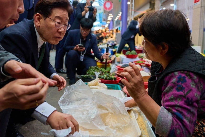 Lee Jae-myung besucht überraschend traditionellen Markt in Ulsan