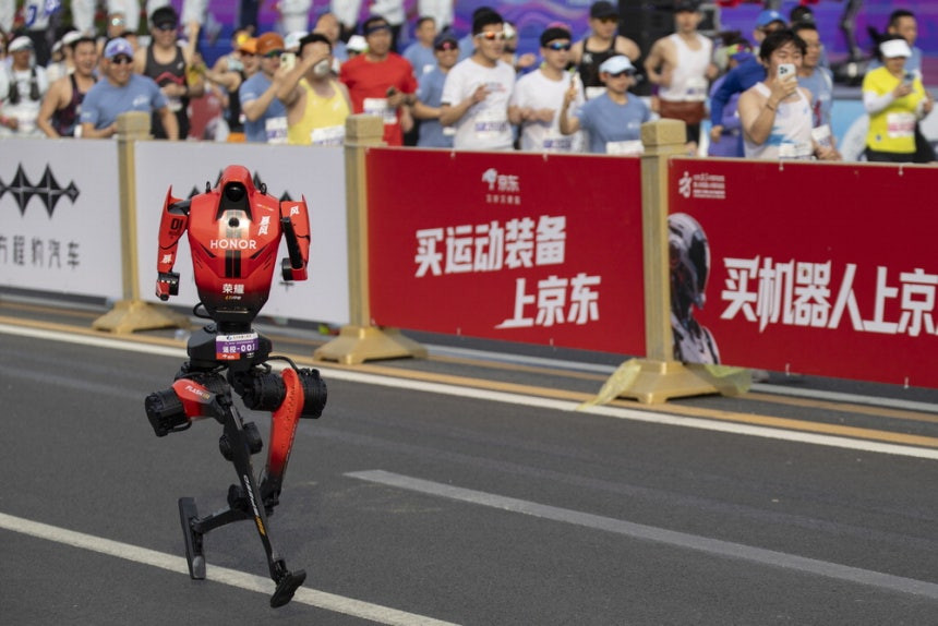 Lomba robot China makin cepat: meski upah murah, negara dan perusahaan bertaruh hidup