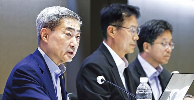 반도체 성과급 물가 변수로 부상, 신현송이 지목한 소비·임금 압력
