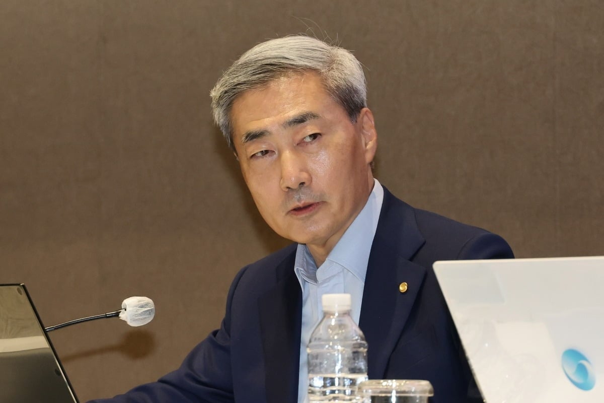 반도체 호황, 낮은 성장률·중립금리 경로 흔드나…신현송 총재 발언 주목