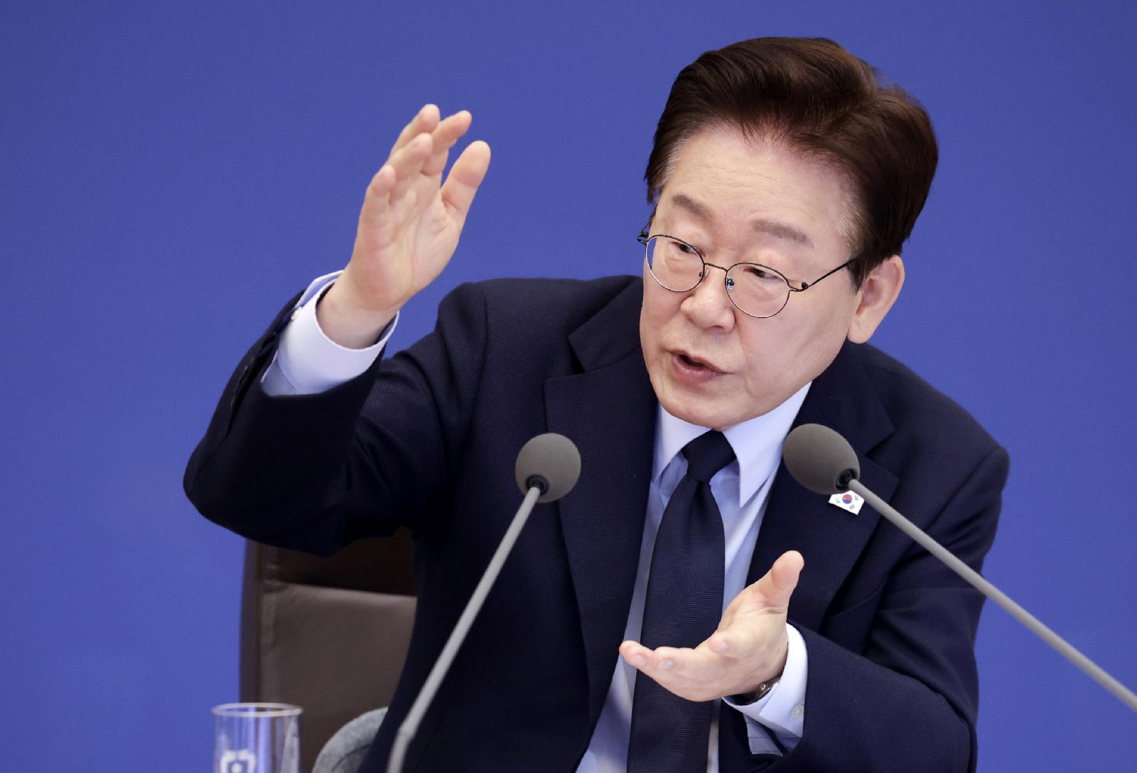 Lee Jae-myung kritisiert räuberische Finanzpraktiken und private NPL-Firma